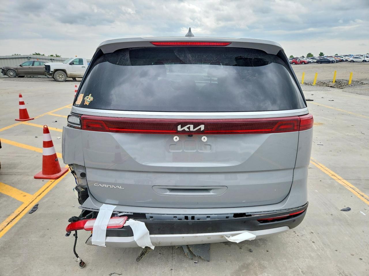 2024 Kia Carnival Ex - Image 6