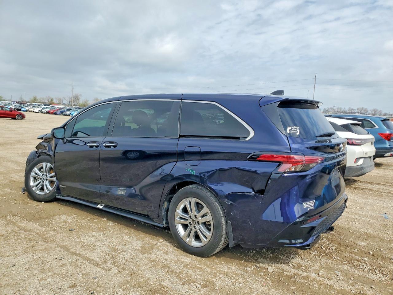 2021 Toyota Sienna Xse - Фото 2
