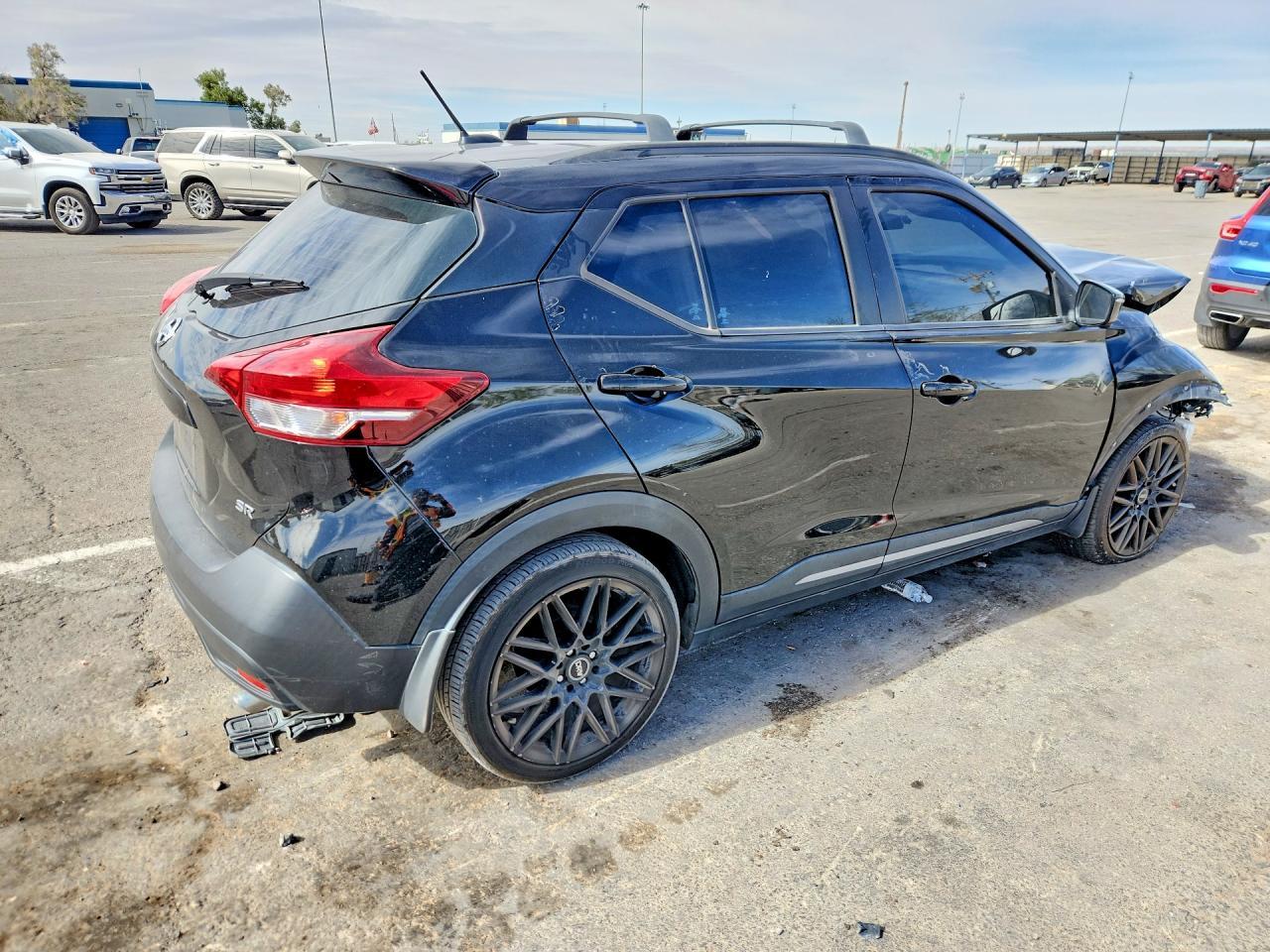 2019 Nissan Kicks Sr - Image 3