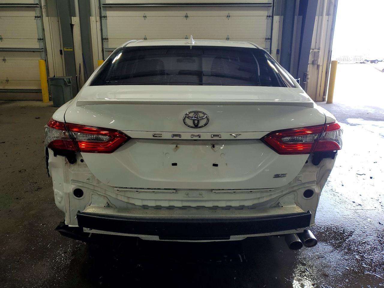2019 Toyota Camry Se - Фото 6