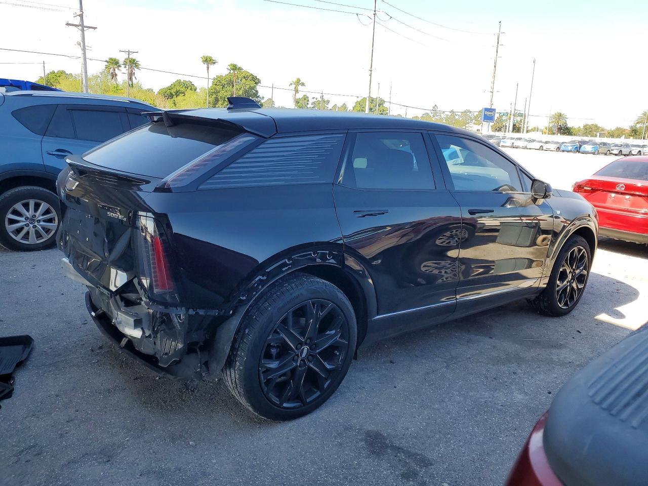 2025 Cadillac Optiq Sport - Фото 3