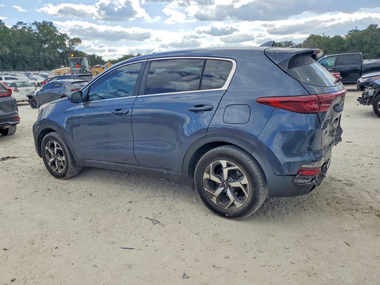 2021 Kia Sportage Lx - Image 2