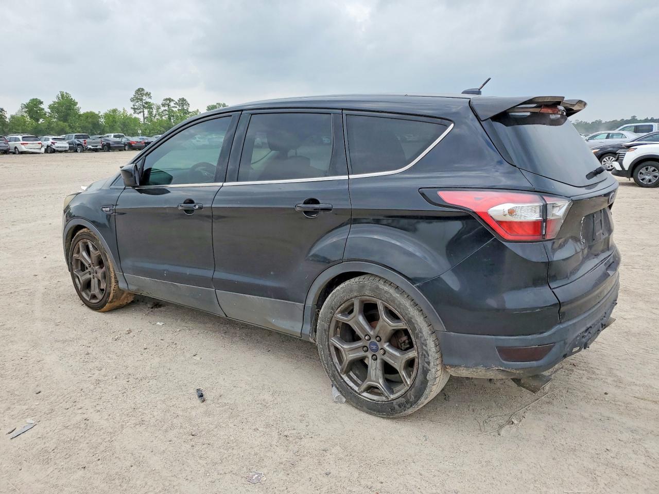2017 Ford Escape Se - Фото 2