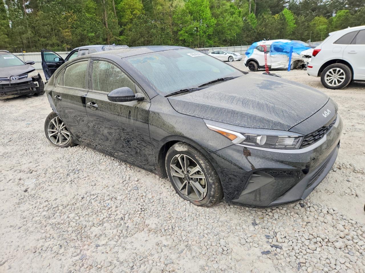 2023 Kia Forte Lxs - Фото 4