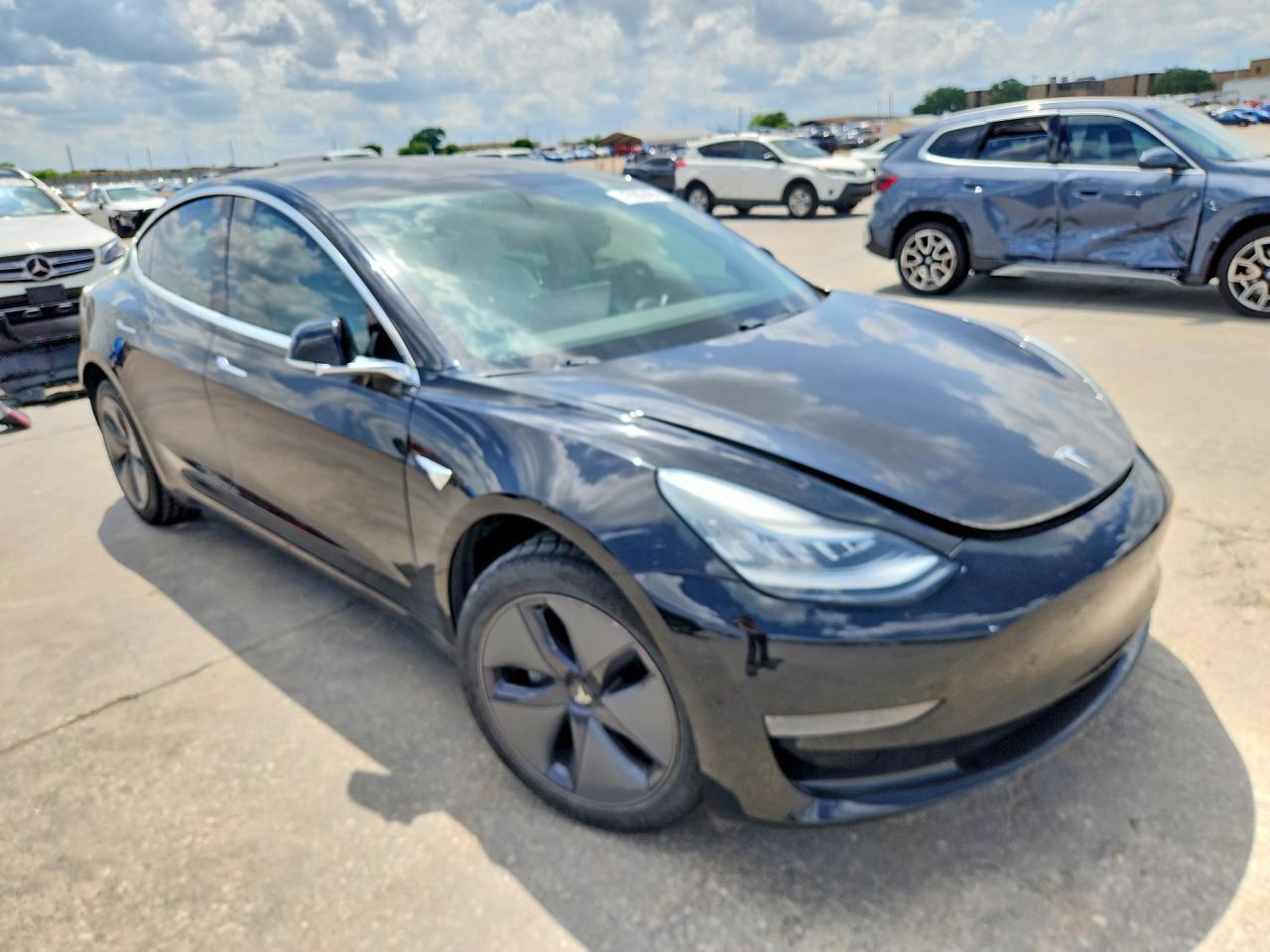 2019 Tesla Model 3 - Фото 4