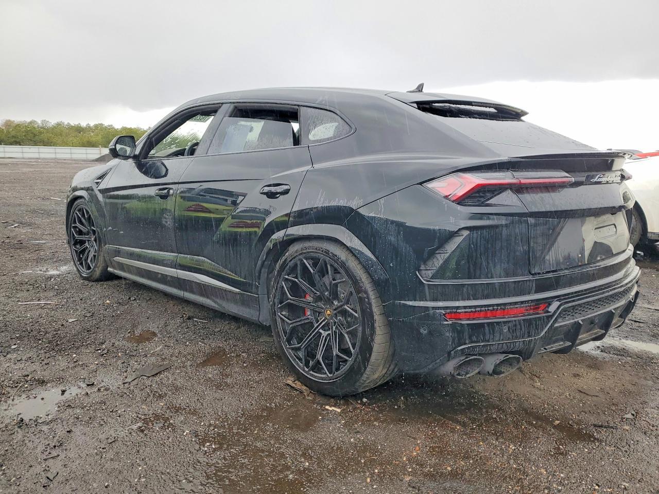 2020 Lamborghini Urus - Фото 2