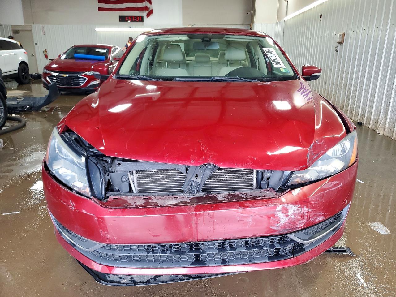 2015 Volkswagen Passat S - Image 5