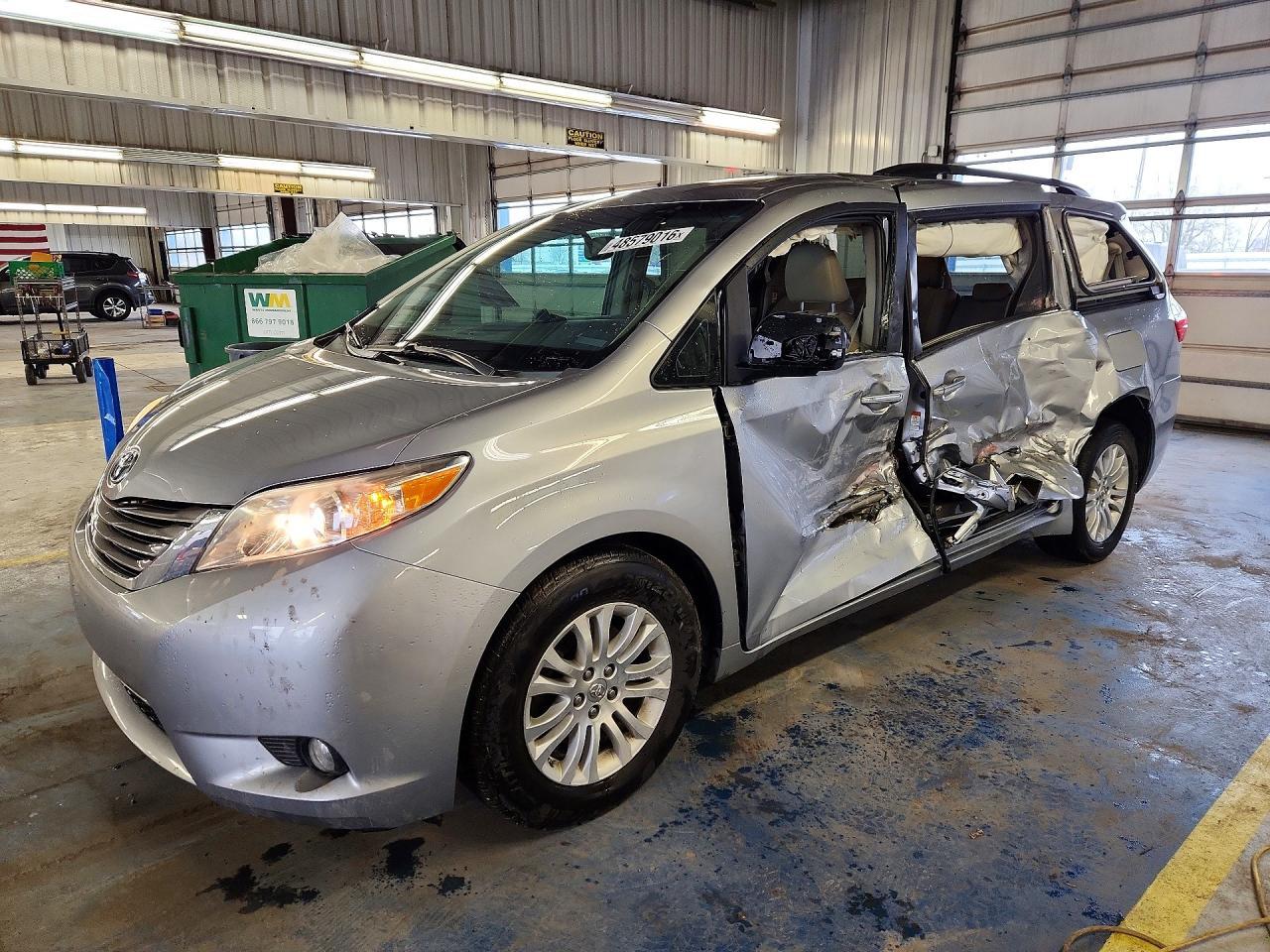 2015 Toyota Sienna Xle 8-Passenger