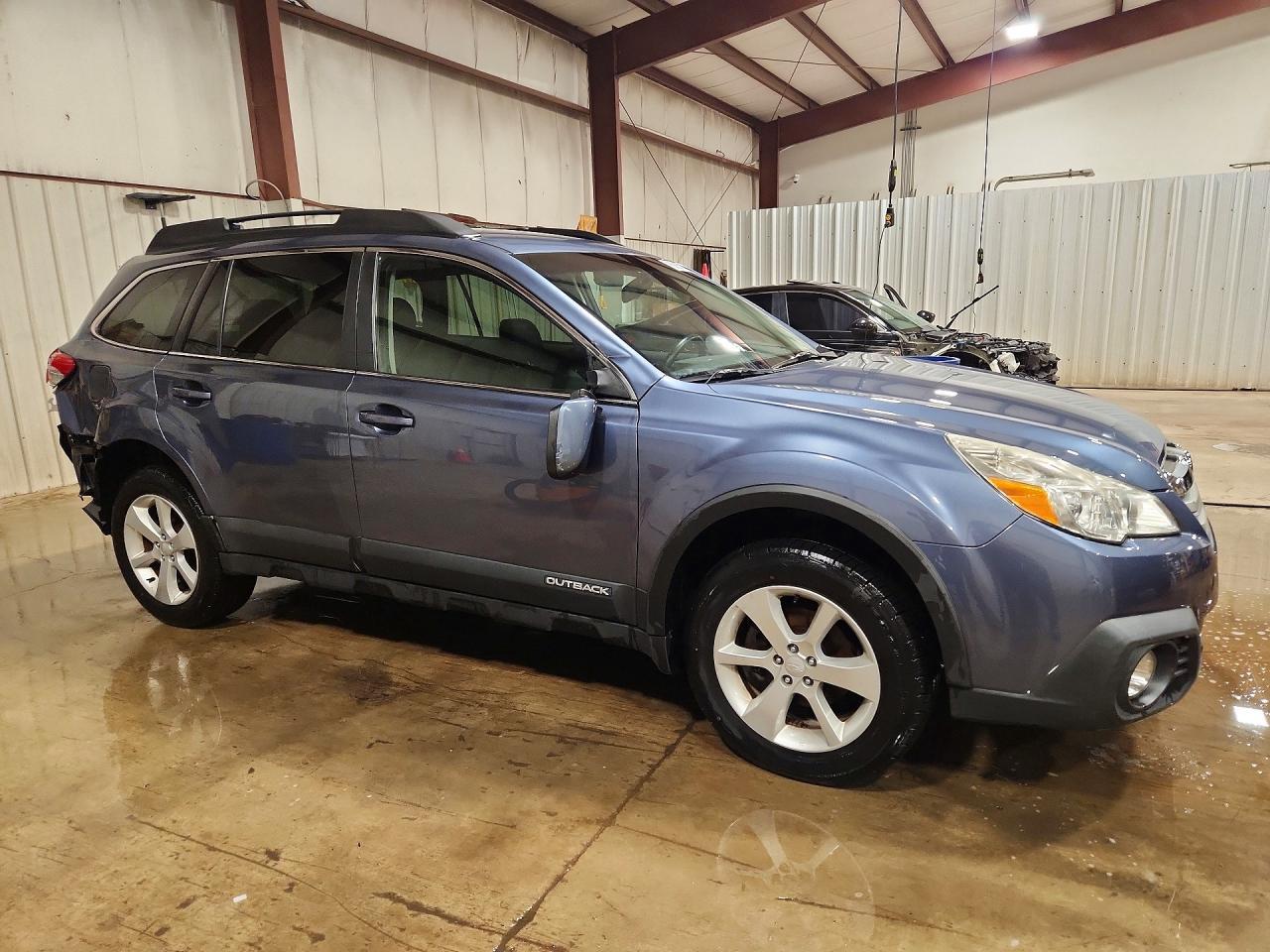 2013 Subaru Outback 2.5I Premium - Image 4