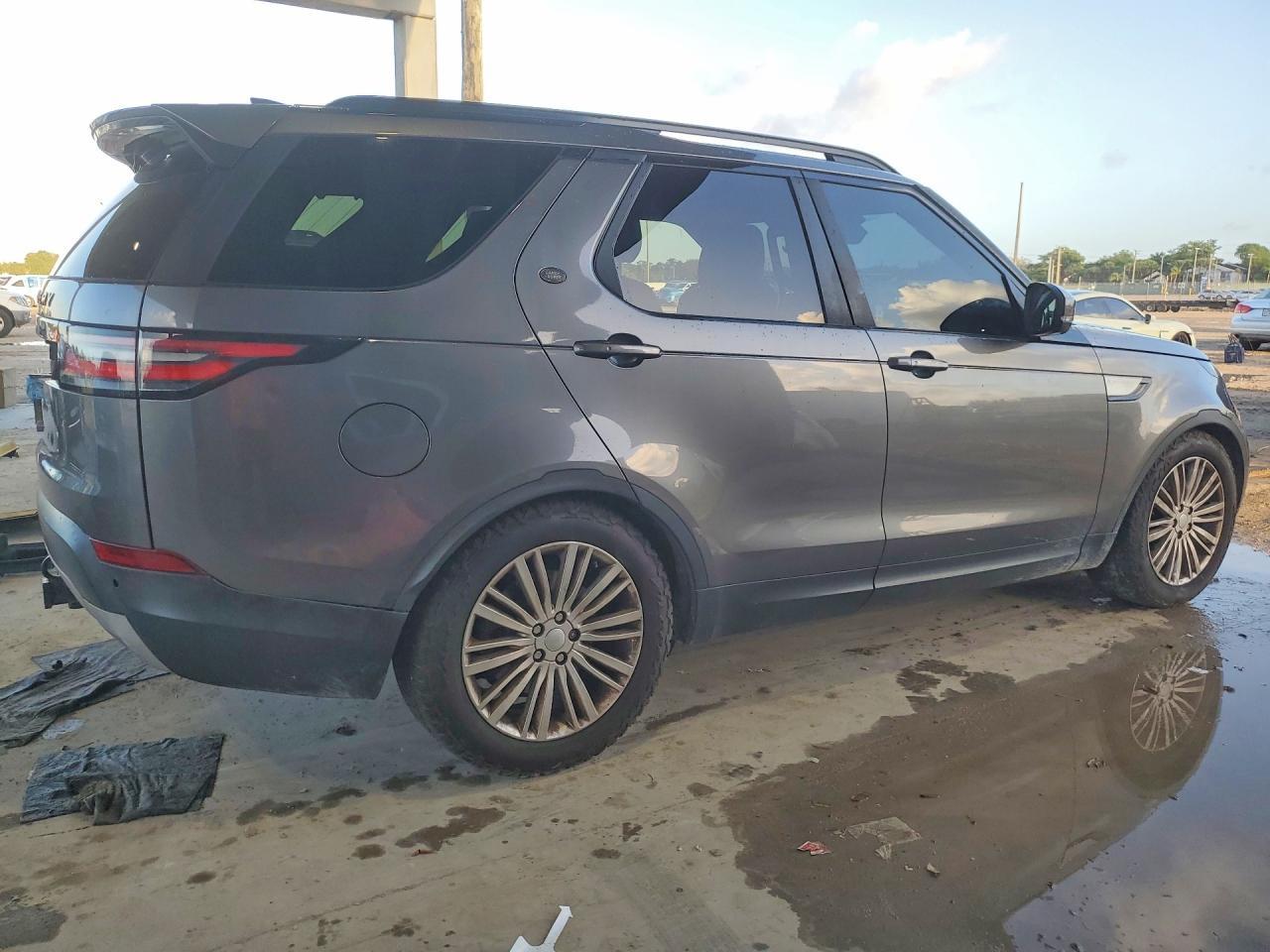 2017 Land Rover Discovery Hse - Image 3