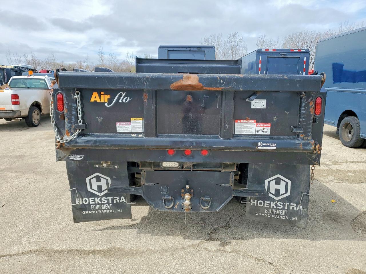 2023 Ford F550 Super Duty Dump Truck - Image 6