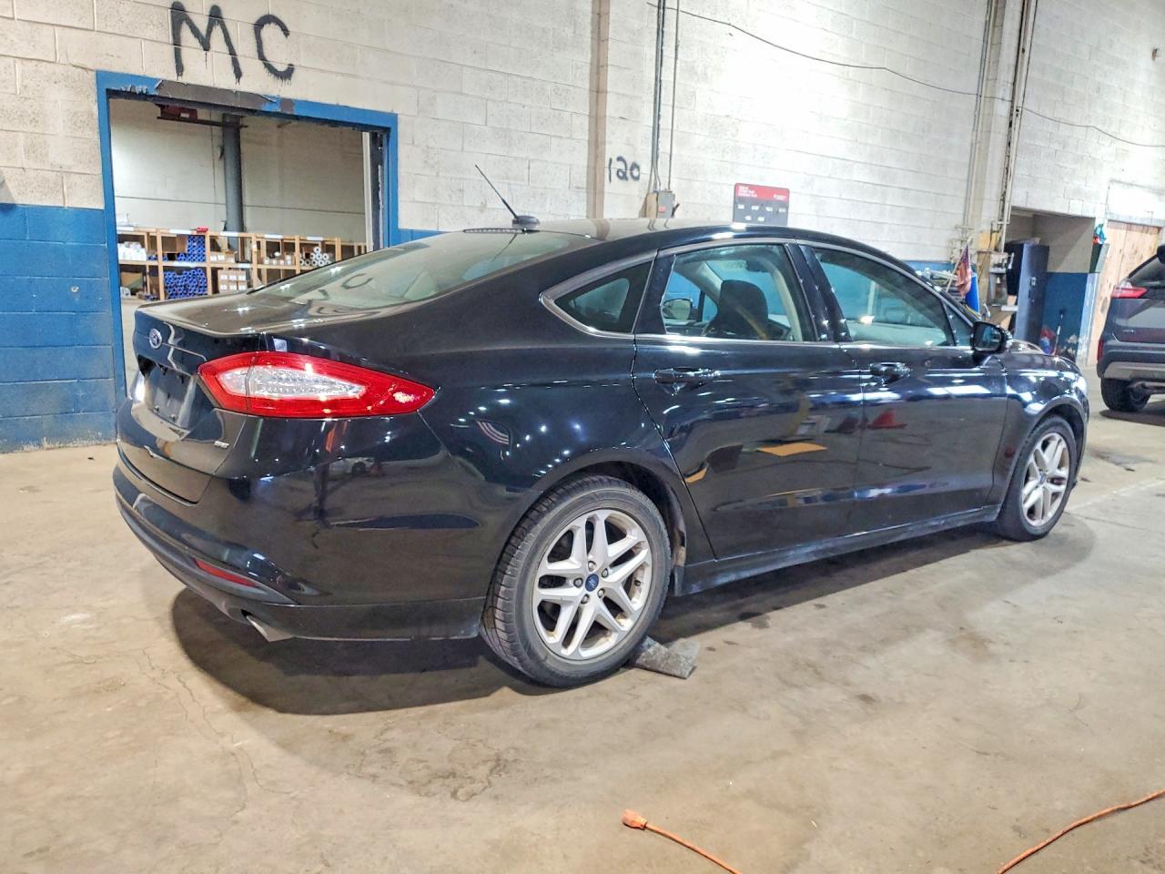 2016 Ford Fusion Se - Фото 3