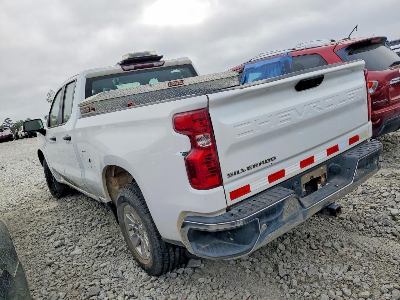 2023 Chevrolet Silverado C1500 - Фото 2