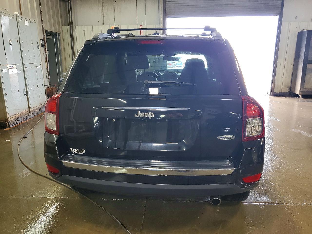 2016 Jeep Compass Latitude - Image 6