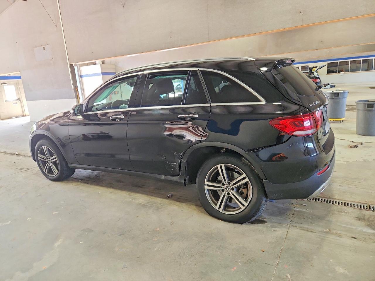 2020 Mercedes-Benz Glc 300 - Image 2