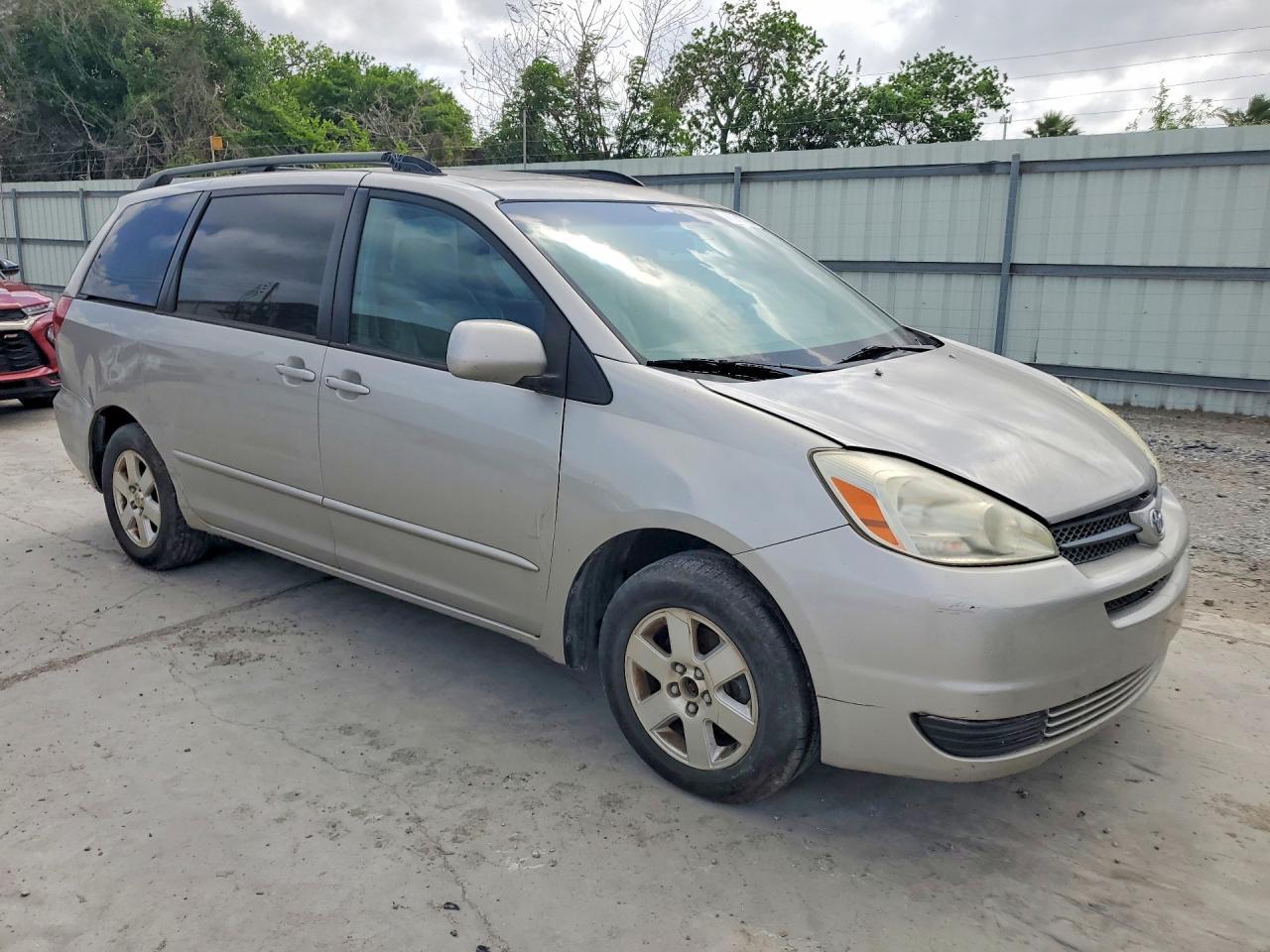 2005 Toyota Sienna Xle - Image 4