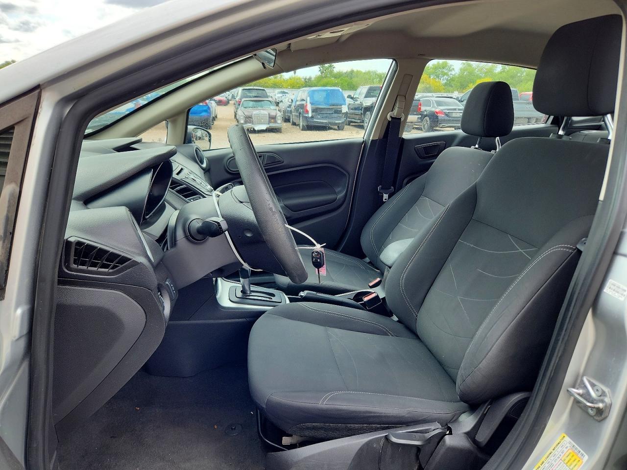 2017 Ford Fiesta Se - Фото 7