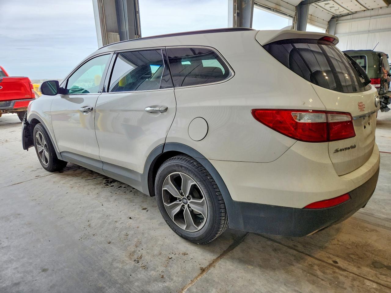 2013 Hyundai Santa Fe Gls - Image 2