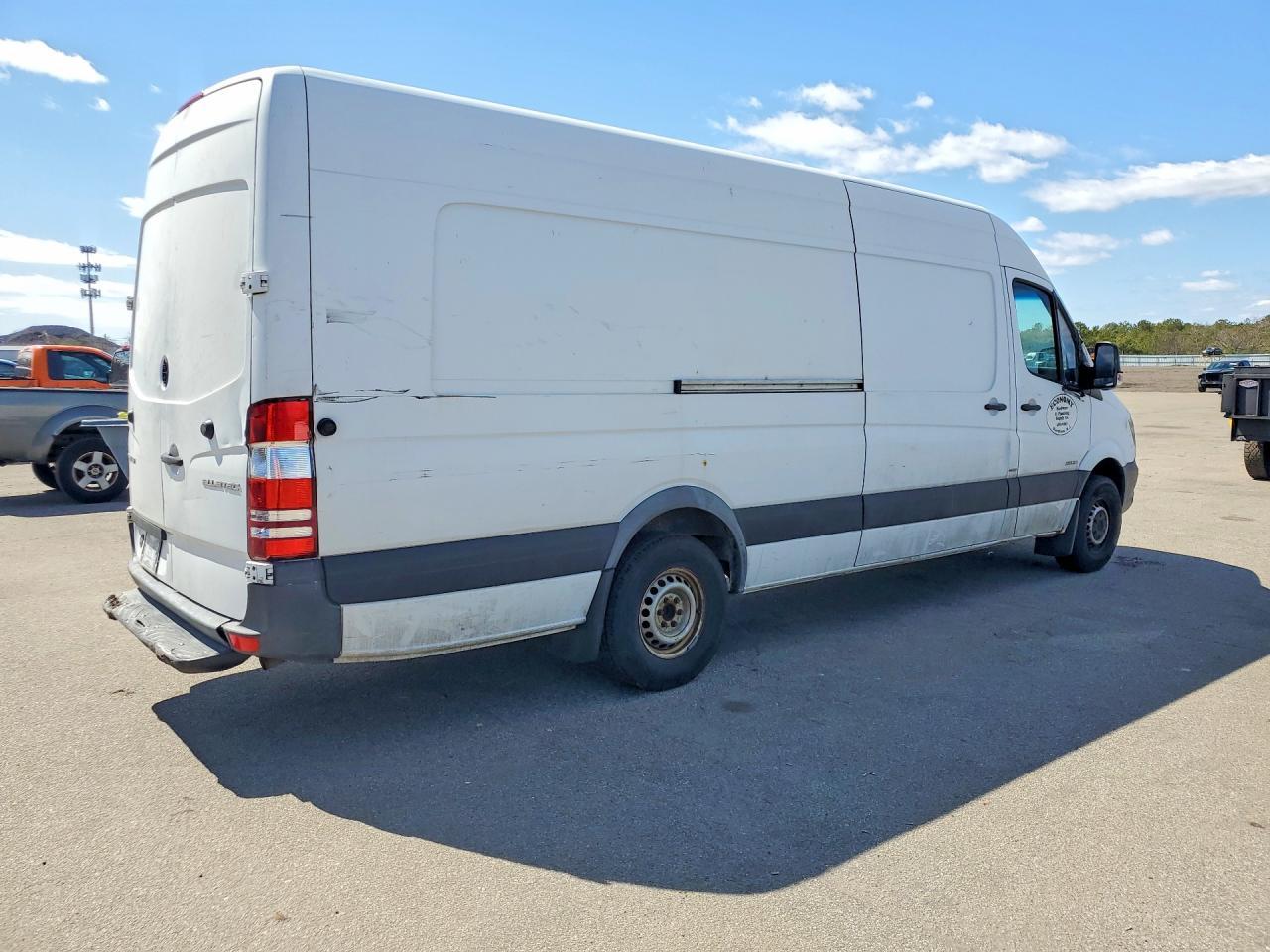 2016 Mercedes Benz Sprinter 2500 Delivery Van - Фото 3