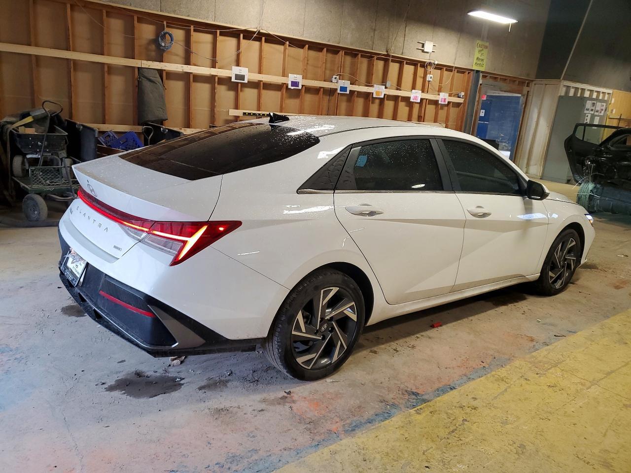 2025 Hyundai Elantra Hybrid Limited - Image 3