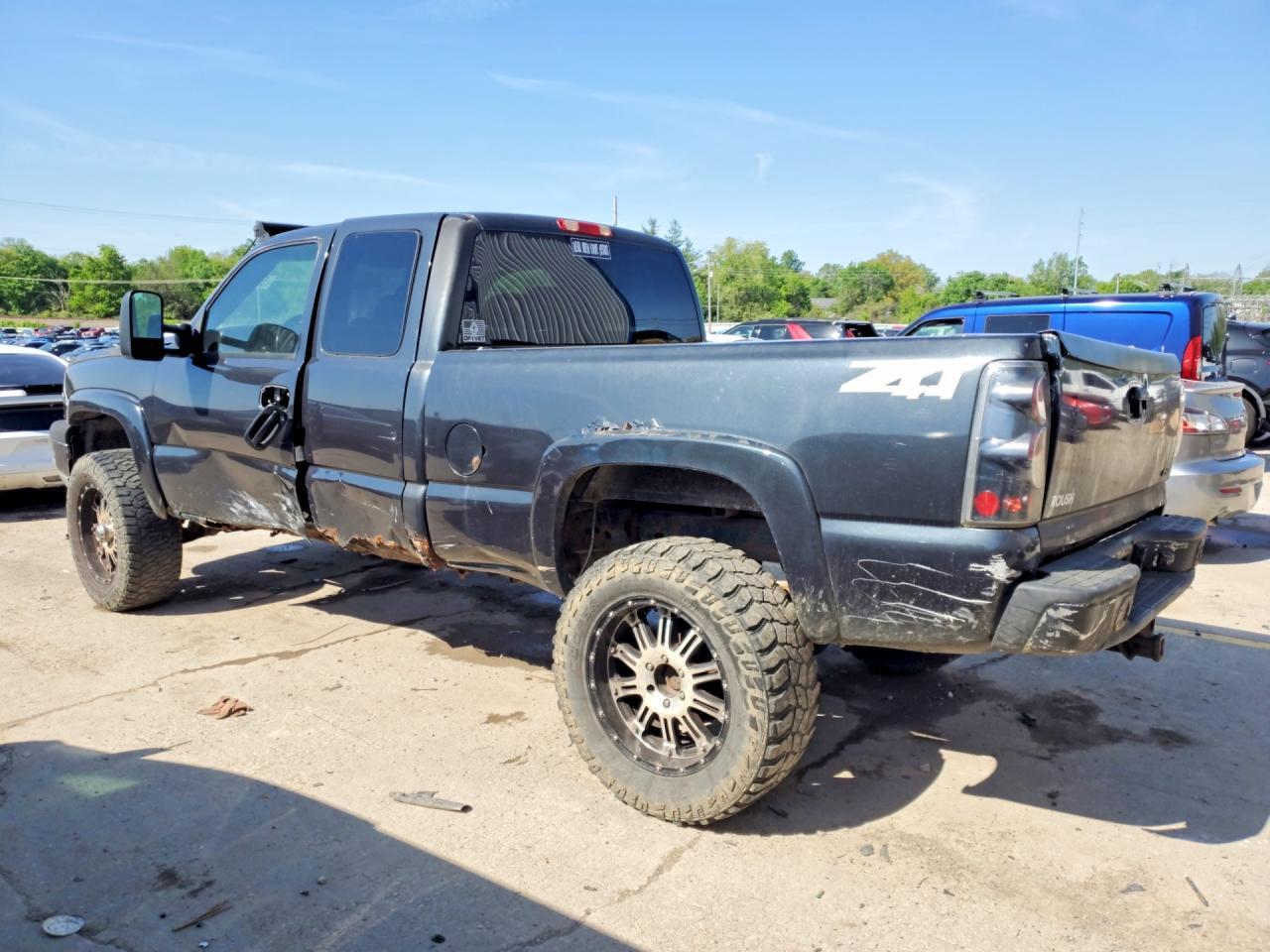2005 Chevrolet Silverado K1500 - Image 2