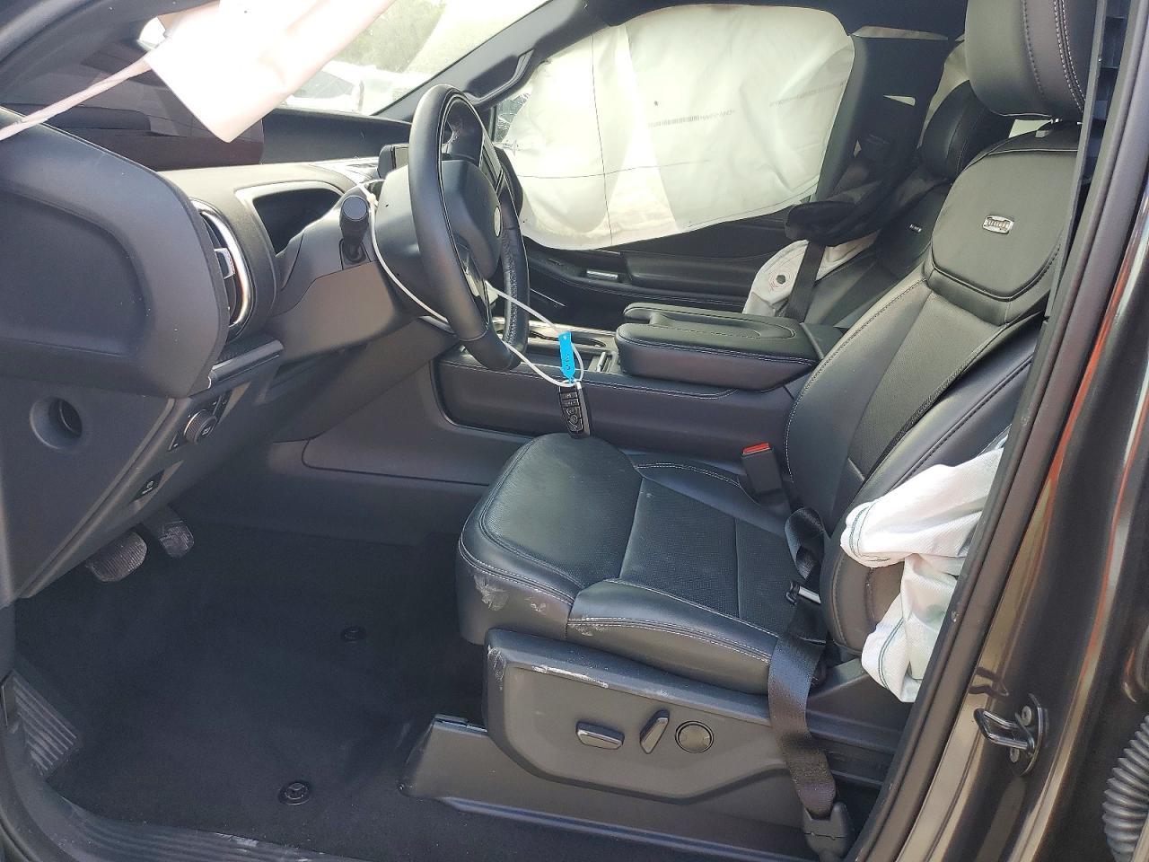 2025 Ford Expedition Max Platinum - Image 7