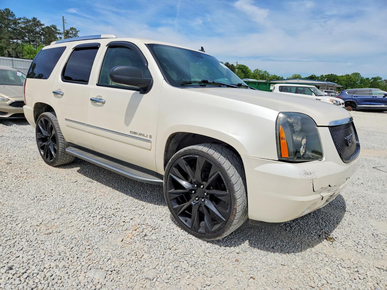 2009 GMC Yukon Denali - Image 4