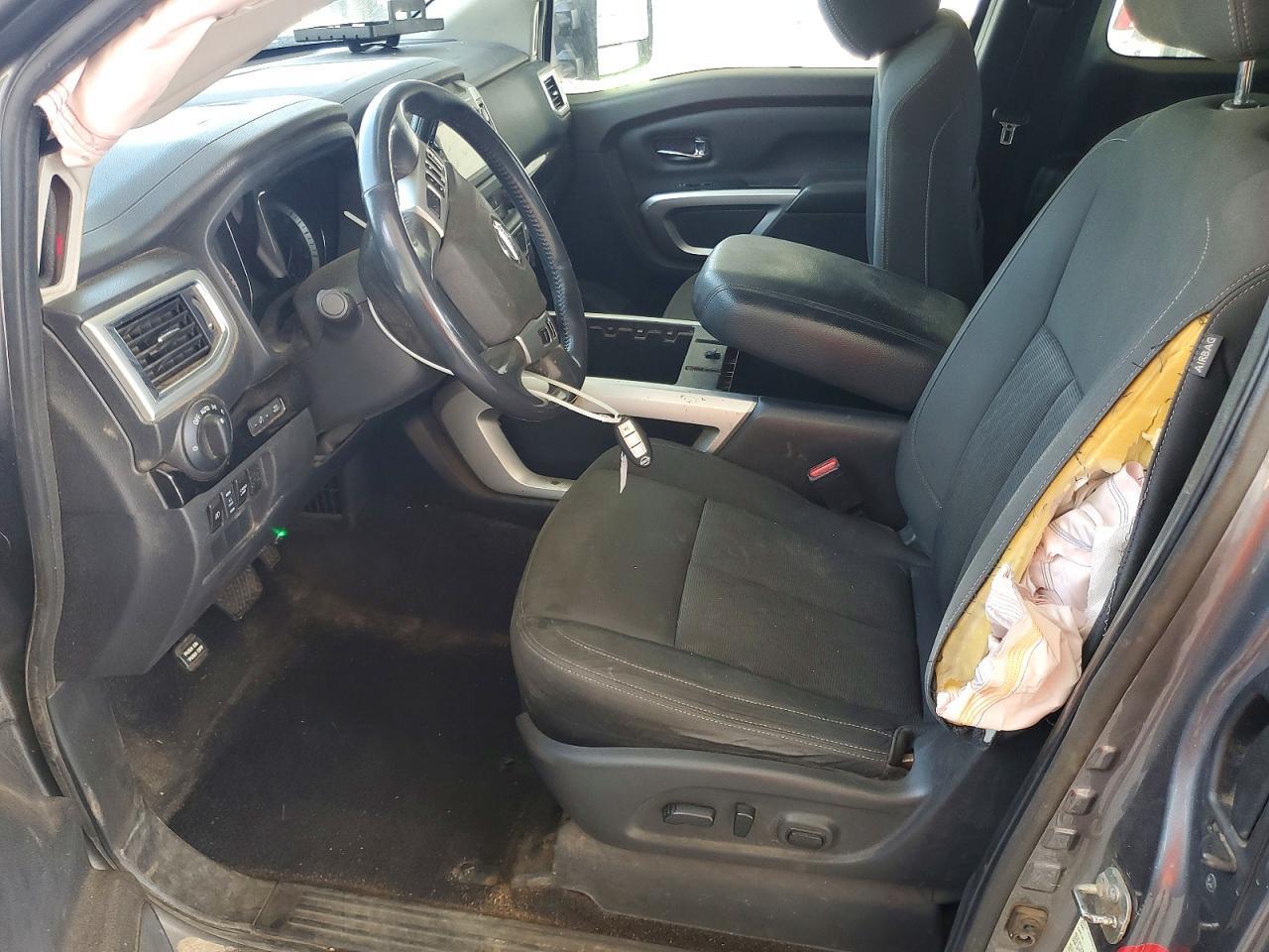 2017 Nissan Titan Sv - Image 7