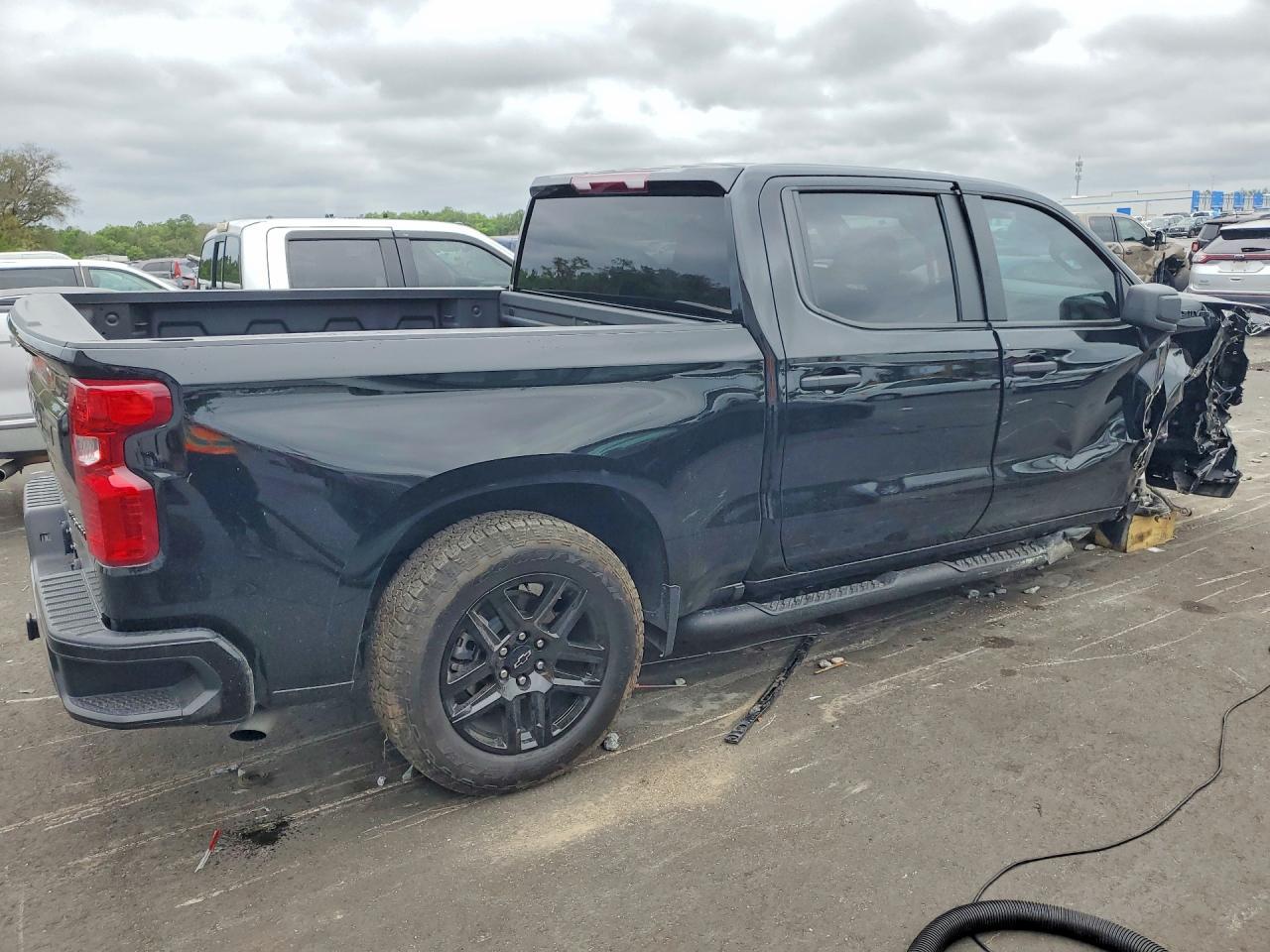 2026 Chevrolet Silverado C1500 Custom - Image 3