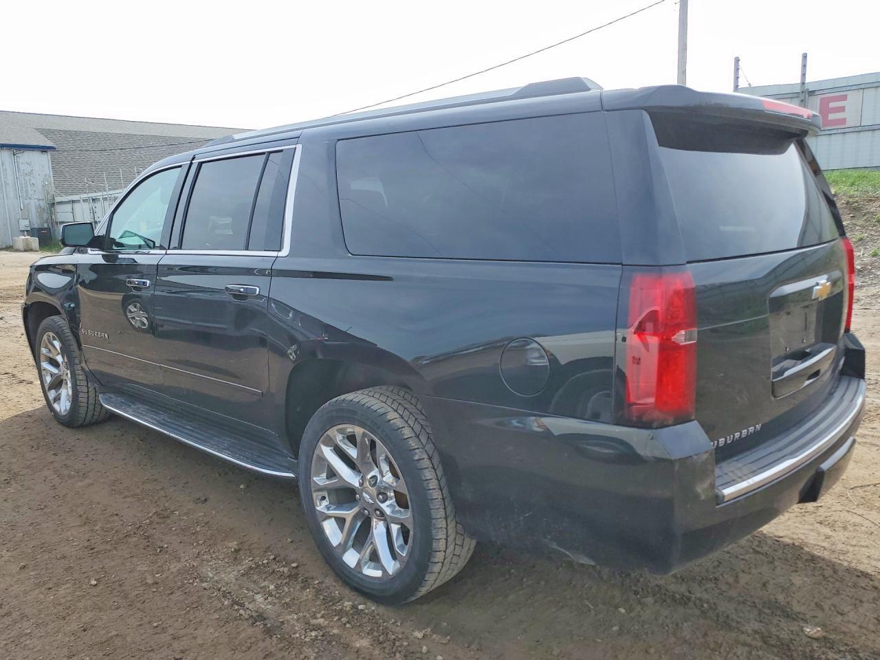 2017 Chevrolet Suburban K1500 Premier - Фото 2