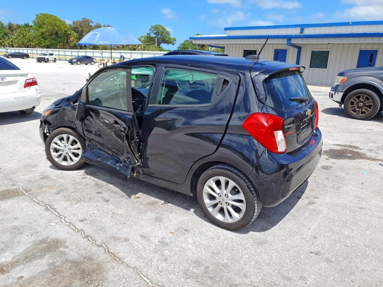 2021 Chevrolet Spark 1Lt - Фото 2