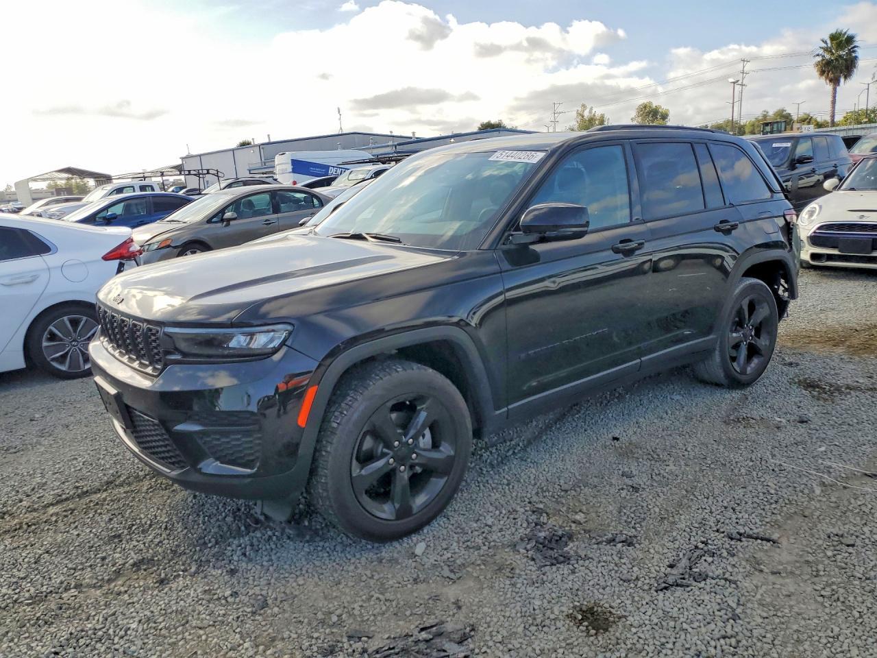 2023 Jeep Grand Cherokee Laredo