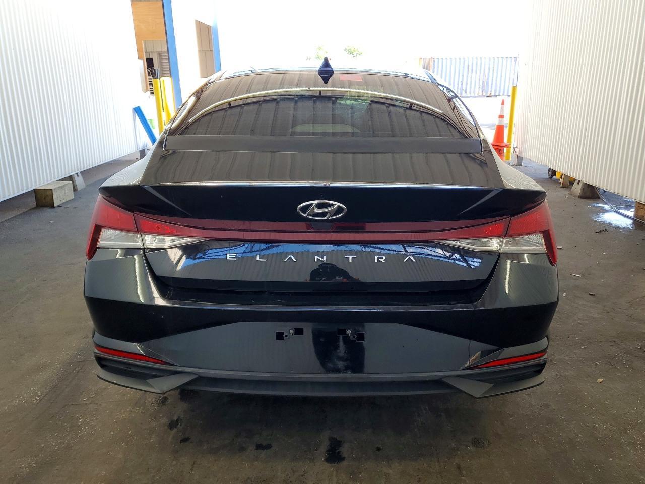 2021 Hyundai Elantra Se - Фото 6