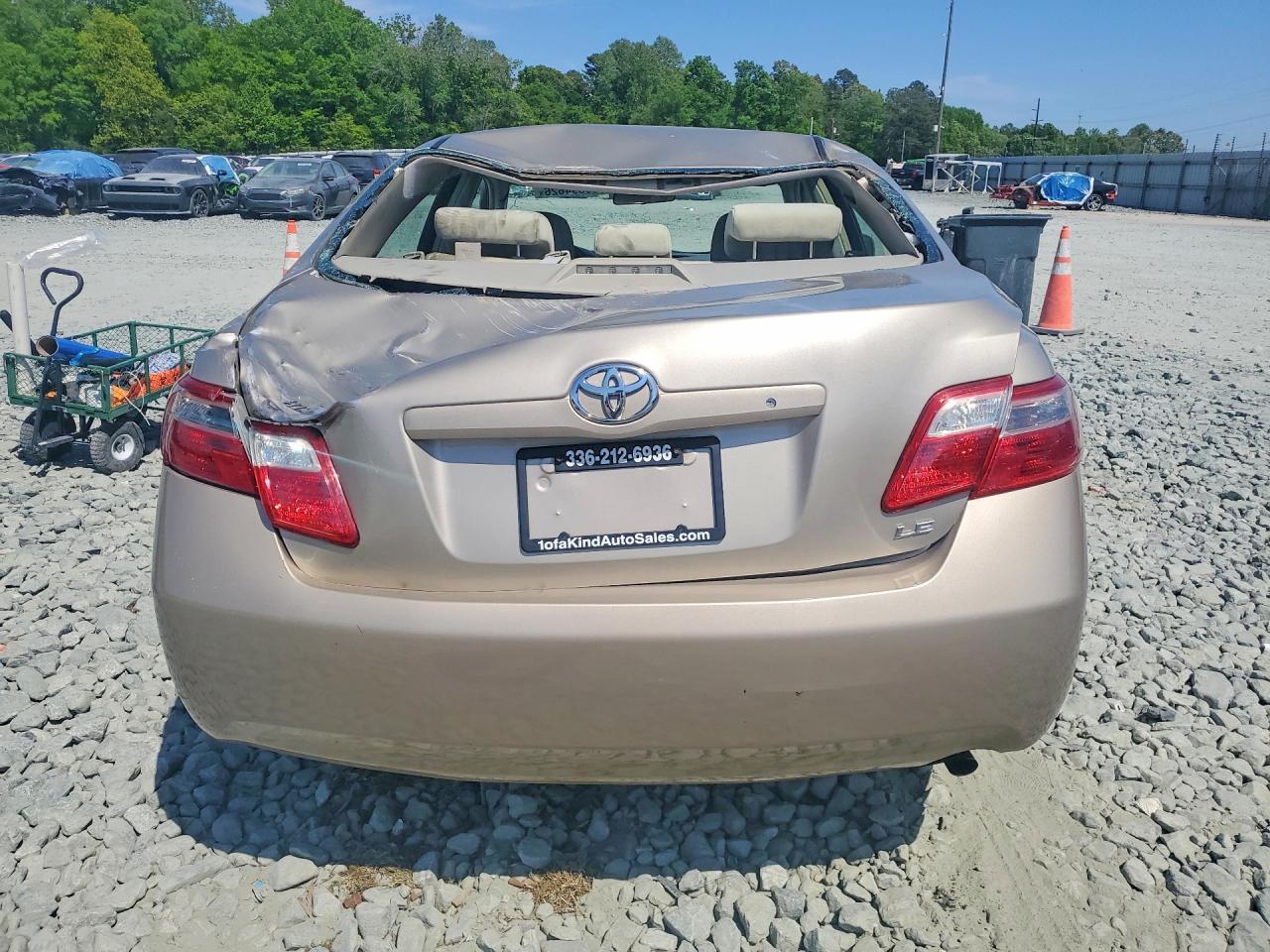 2008 Toyota Camry Le - Фото 6
