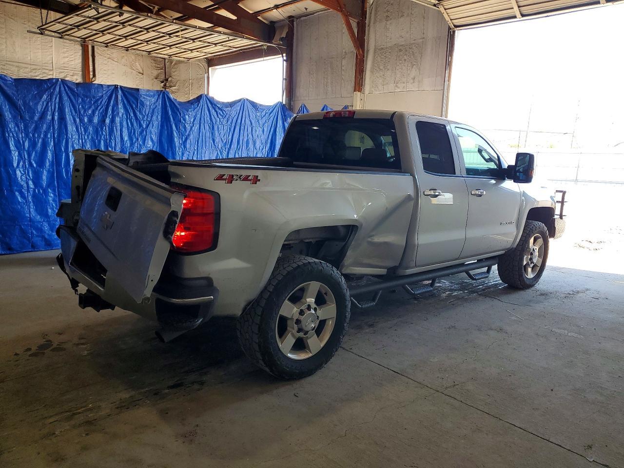 2018 Chevrolet Silverado K2500 Heavy Duty - Фото 3