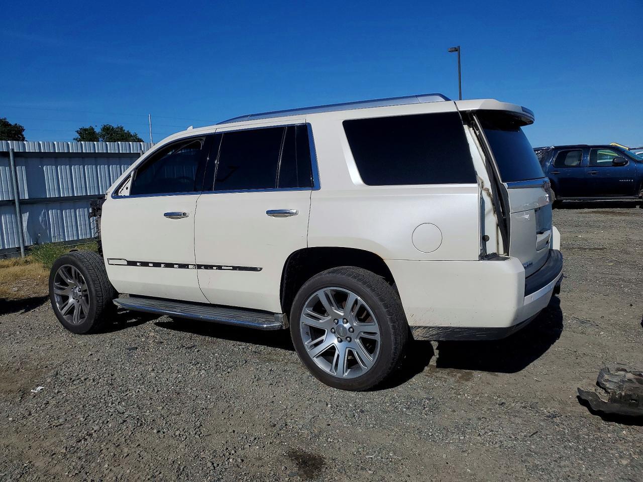2015 Cadillac Escalade Luxury - Image 2