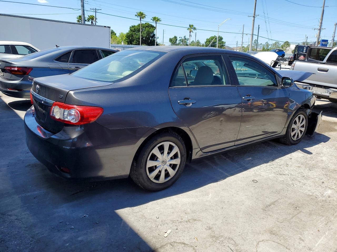 2011 Toyota Corolla Le - Фото 3