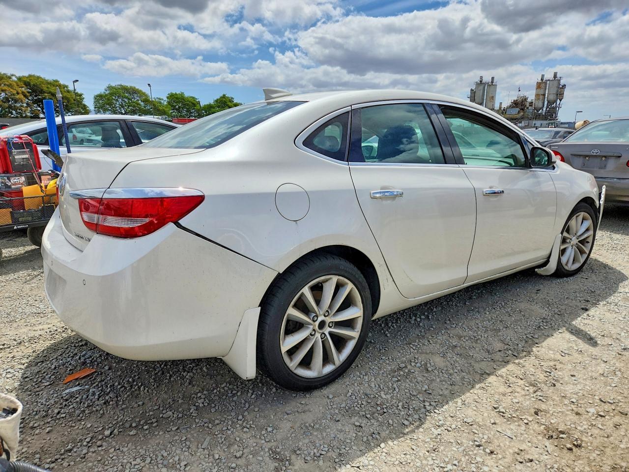 2016 Buick Verano - Фото 3