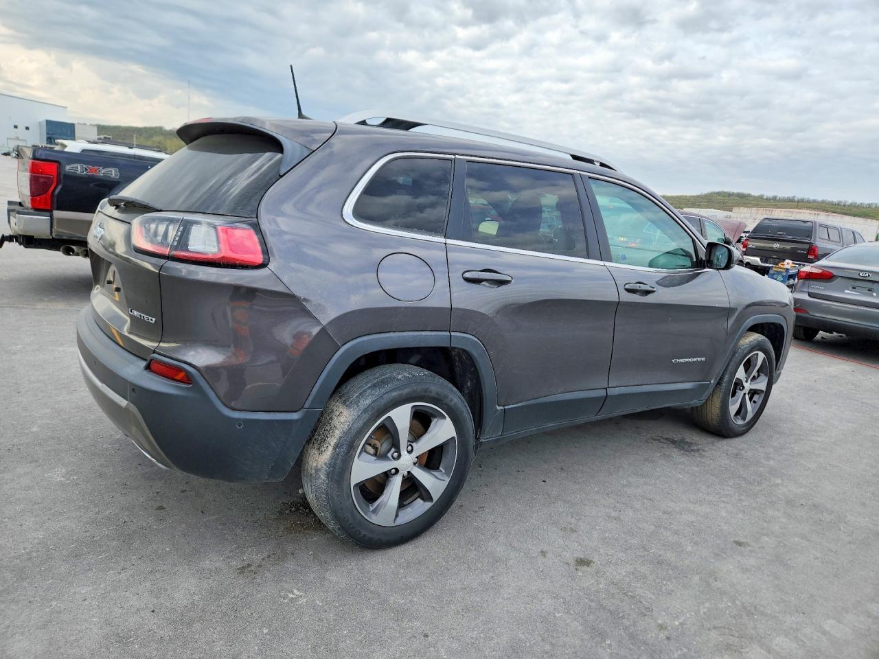 2019 Jeep Cherokee Limited - Image 3