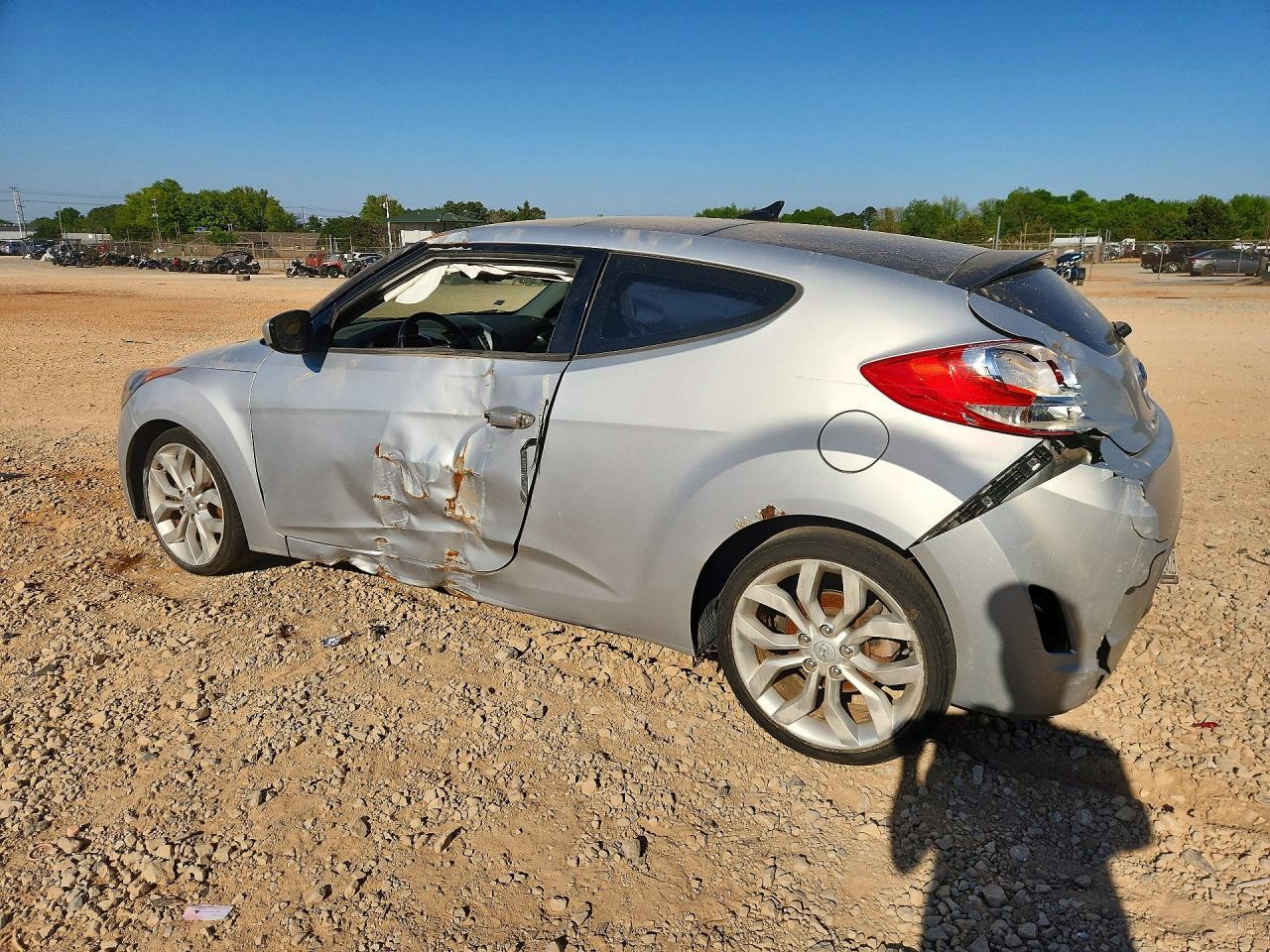 2013 Hyundai Veloster Base - Фото 2