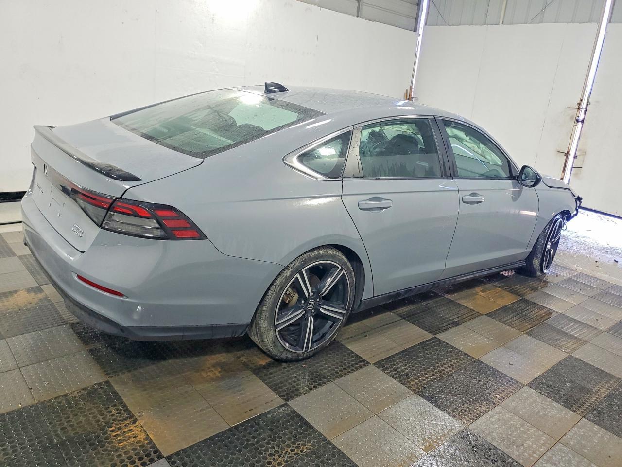 2023 Honda Accord Hybrid Sport - Image 3