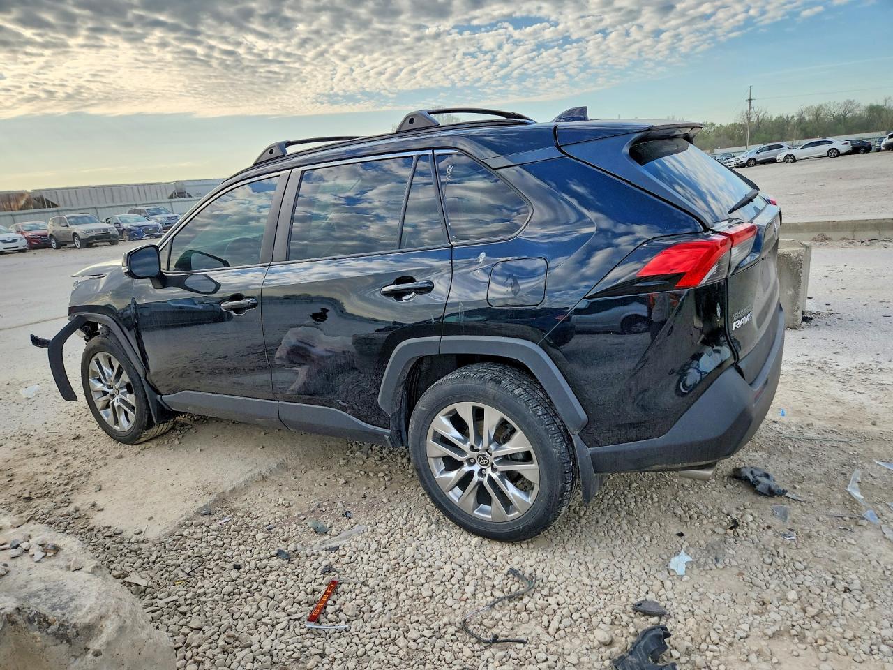 2021 Toyota Rav4 - Фото 2