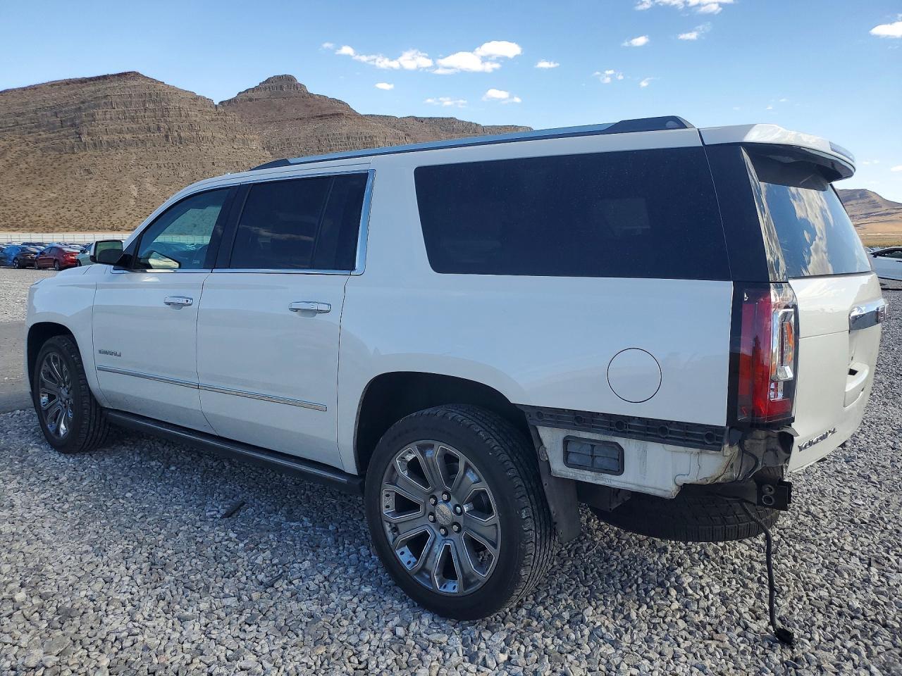 2017 GMC Yukon Xl Denali - Фото 2
