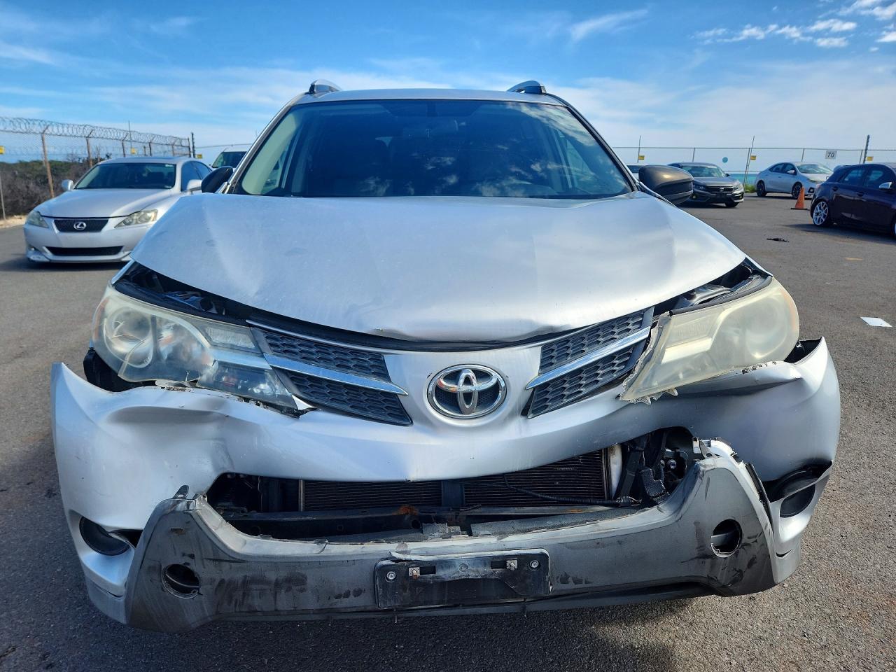 2014 Toyota Rav4 Le - Image 5