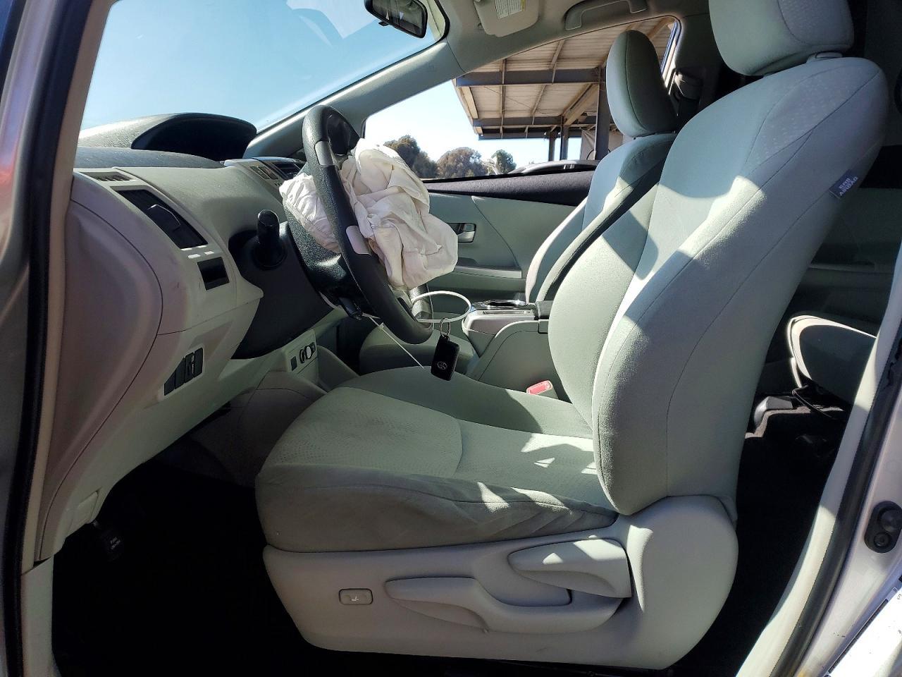 2013 Toyota Prius V Three - Фото 7