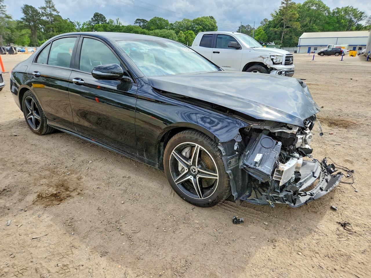 2018 Mercedes-Benz E 300 - Image 4