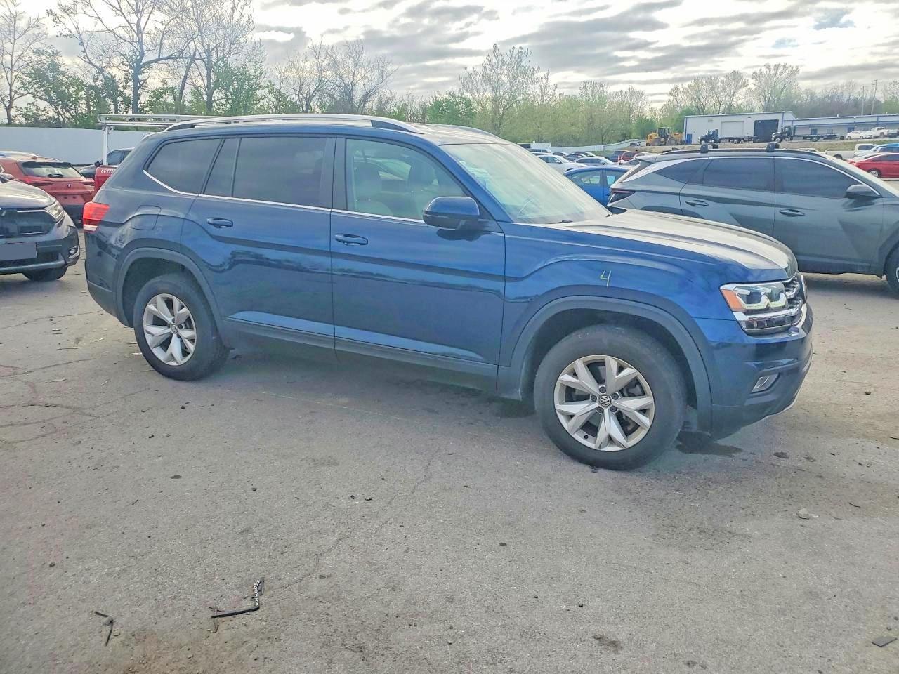 2018 Volkswagen Atlas Se - Image 4