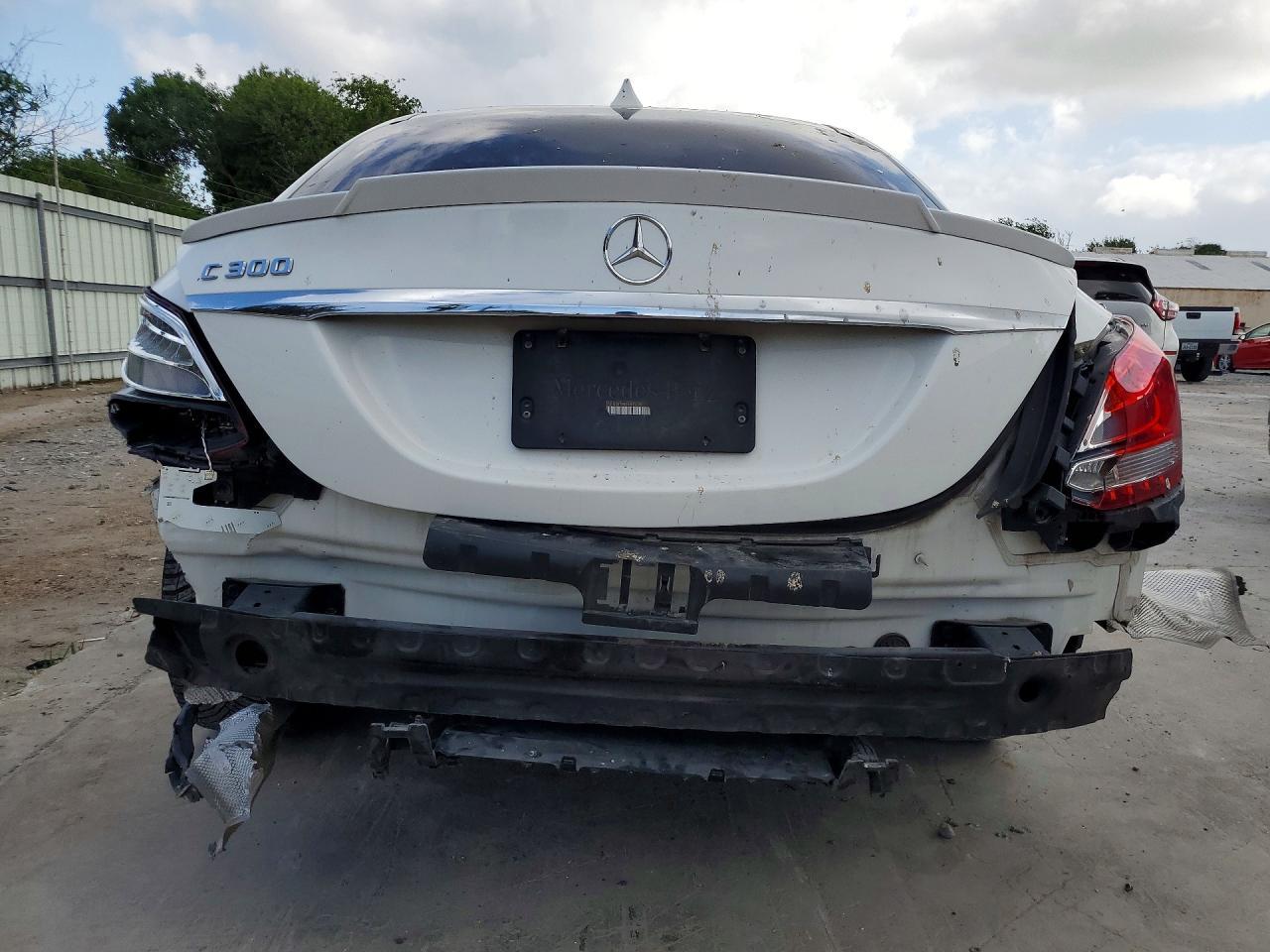 2017 Mercedes-Benz C 300 - Фото 6