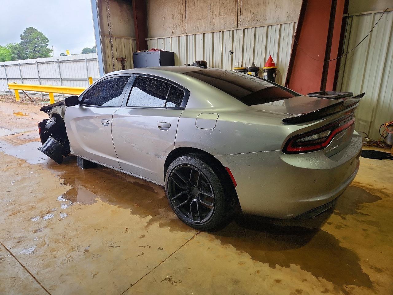2018 Dodge Charger Sxt - Image 2