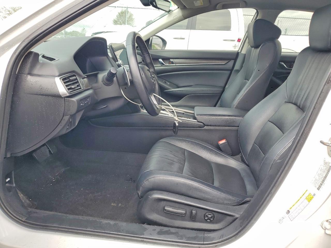 2018 Honda Accord Touring - Image 7